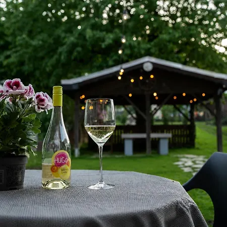Fireside By Loftigo - Terrasse, Garten & Kaminflair Ubach-Palenberg
