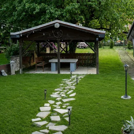 Fireside By Loftigo - Terrasse, Garten & Kaminflair